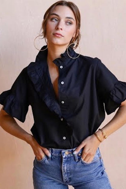 Blusa con cuello con volante y botones con detalle de volante liso azul