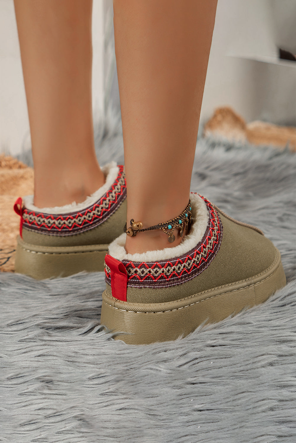 Suede Contrast Round Toe Plush Lined Flats